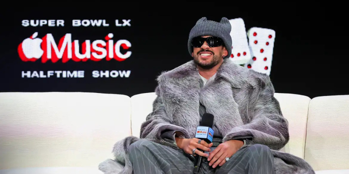 Final do futebol americano vira festa multicultural pró-imigrantes